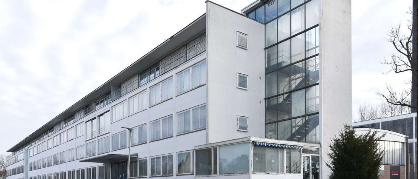 Verwaltungsbau und Bogenhalle der Pausa, Mössingen