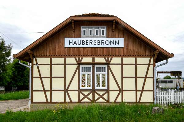 Bahnhof, Empfangsgebäude Haubersbronn